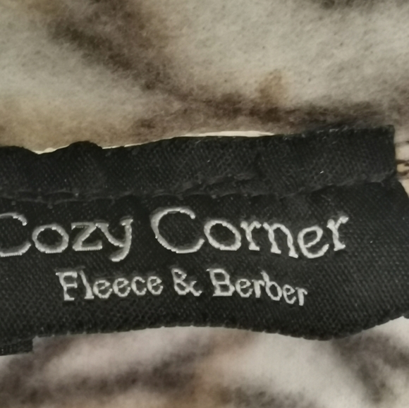 Vintage Cozy Corner  Unisex Fleece Jacket - Picture 4 of 4